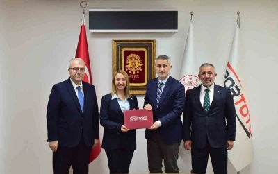 Bilecik&rsquo;e b&uuml;y&uuml;k spor yatırımı i&ccedil;in imzalar atıldı
