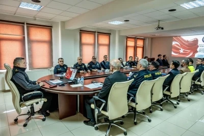 Bilecik emniyeti haftalık operasyon planlarını gözden geçirdi
