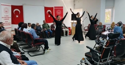 Bilecik huzurevinde Kafkas halk oyunlarıyla renkli anlar yaşandı
