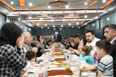Bilecik&rsquo;in il&ccedil;elerinde Ramazan iftarlarında şehit yakınları ve gaziler unutulmadı
