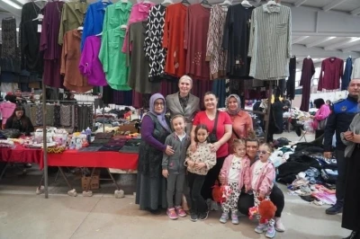 Bilecik kapalı pazarda çatıdan zemine yenileme hamlesi
