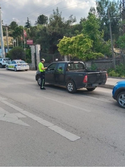 Bilecik&rsquo;te 1 aranan şahıs yakalanırken 7 ara&ccedil; trafikten men edildi
