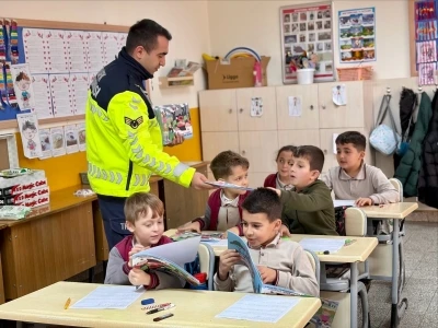 Bilecik&rsquo;te 105 &ouml;ğrenciye okul servisi ve trafik kuralları eğitimi
