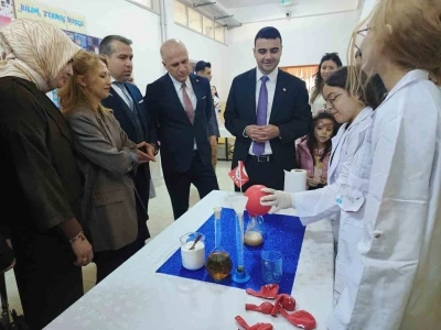 Bilecik&rsquo;te &lsquo;23 Nisan &Ccedil;ocuk Kimya Şenliği&rsquo; d&uuml;zenlendi
