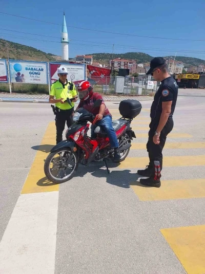 Bilecik&rsquo;te 310 motosiklet s&uuml;r&uuml;c&uuml;s&uuml; kontrol edildi
