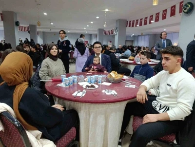 Bilecik&rsquo;te 400 &ouml;ğrenciyle dayanışma sofrası kuruldu
