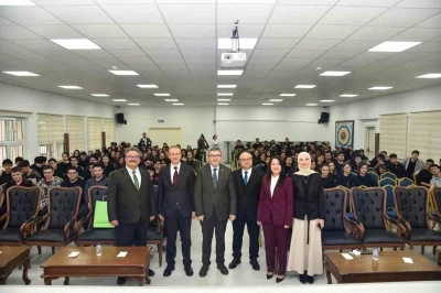 Bilecik&rsquo;te akademisyenler liselilerle buluştu
