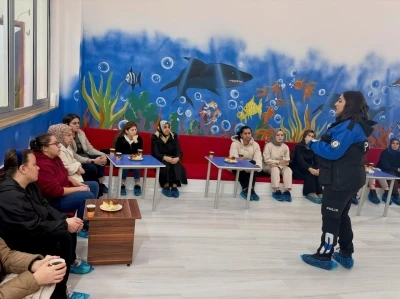 Bilecik&rsquo;te anaokulu velilerine &lsquo;Dolandırıcılık ve Akran Zorbalığı&rsquo; eğitimi
