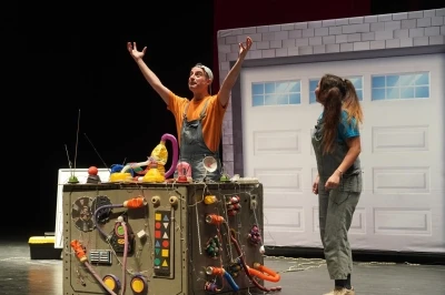 Bilecik&rsquo;te &ccedil;ocuklar kukla g&ouml;sterisi ve tiyatroyla eğlendi
