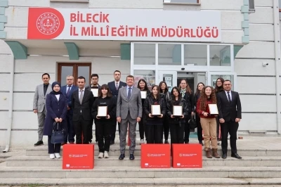 Bilecik&rsquo;te gen&ccedil; yetenekler &ouml;d&uuml;llendirildi
