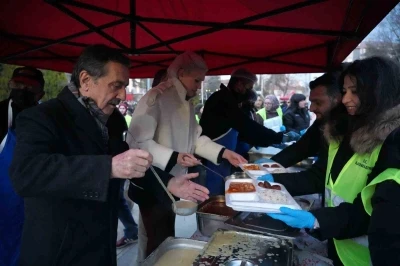 Bilecik&rsquo;te iftar sevinci Cumhuriyet Meydanı&rsquo;nda yaşandı
