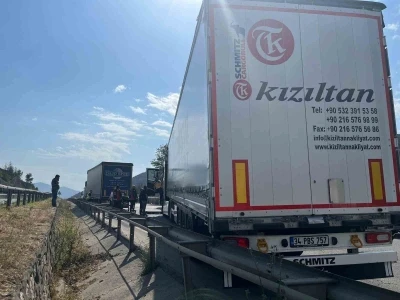 Bilecik&rsquo;te iki tır &ccedil;arpıştı: 1 yaralı
