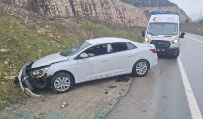 Bilecik&rsquo;te kaygan yol kazaya neden oldu: 2 yaralı
