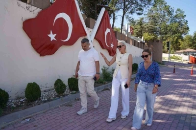 Bilecik’te kötü bir görüntü sergileyen dikey bahçe elden geçiyor
