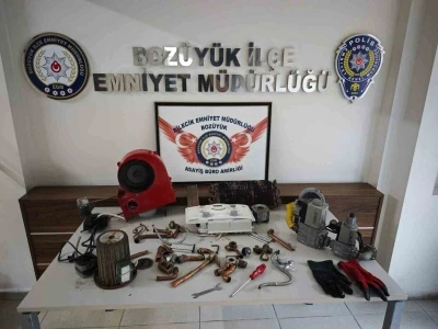Bilecik&rsquo;te metruk binada hırsızlık girişimi: 2 ş&uuml;pheli yakalandı
