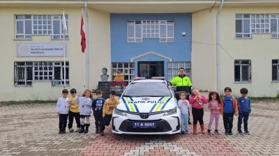 Bilecik&rsquo;te miniklere trafik eğitimi
