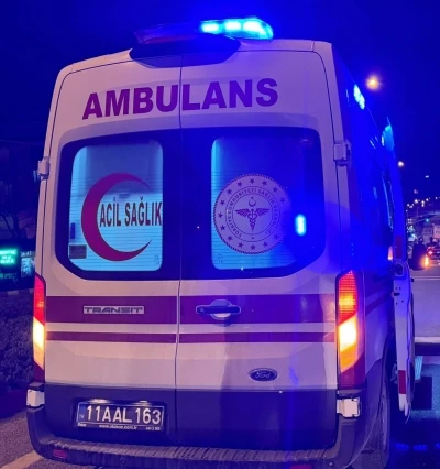 Bilecik’te motosiklet ile kamyonet çarpıştı: 1 yaralı
