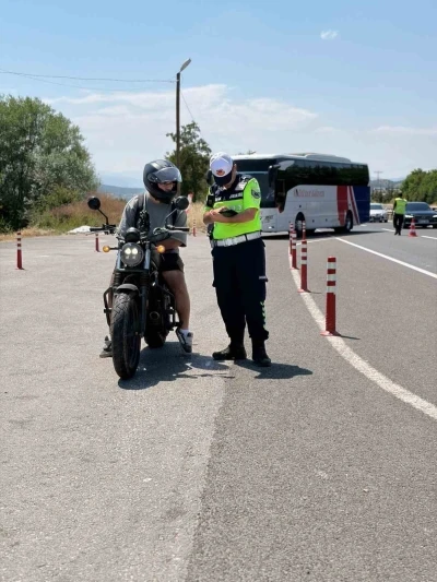Bilecik&rsquo;te motosiklet s&uuml;r&uuml;c&uuml;lerine g&uuml;venli s&uuml;r&uuml;ş eğitimi
