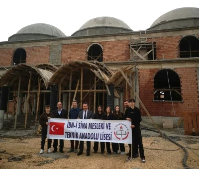 Bilecik&rsquo;te &ouml;ğrenciler har&ccedil;lıklarını Kuba Camii inşaatına bağışladı
