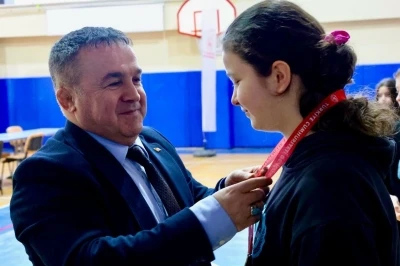 Bilecik&rsquo;te satran&ccedil; şampiyonlarına madalya
