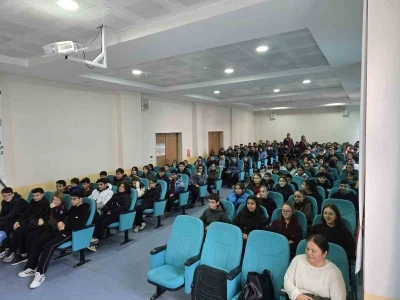 Bilecik&rsquo;te sosyal medya bağımlılığına karşı farkındalık eğitimi
