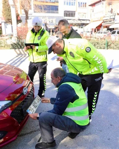 Bilecik&rsquo;te standart dışı plakalara y&ouml;nelik denetim
