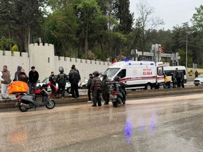 Bilecik&rsquo;te ticari ara&ccedil; ile motosiklet &ccedil;arpıştı; 1 yaralı
