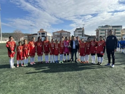 Bilecik&rsquo;te Yıldız Kızlar Futbol M&uuml;sabakaları sona erdi
