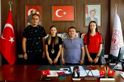 Bilecikli atletlerden T&uuml;rkiye şampiyonalarında &ccedil;ifte başarı
