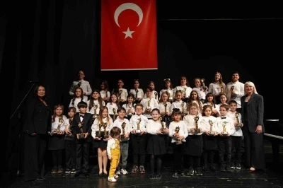 Bilecikli gen&ccedil; sanat&ccedil;ılar Bursa&rsquo;daki m&uuml;zik festivalinde sahne aldı
