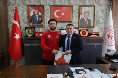 Bilecikli Salih Yusuf Yazıcı U20 T&uuml;rkiye G&uuml;reş Şampiyonu oldu
