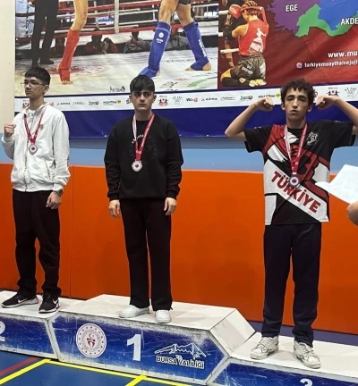 Bilecikli sporcular Muaythai Marmara B&ouml;lge Şampiyonası&rsquo;nda derece yaptı
