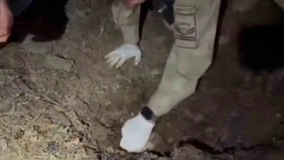 Bilezikler i&ccedil;in anneyi ve oğlunu &ouml;ld&uuml;ren katil morga gidip, olayı ger&ccedil;ekleştirenleri g&ouml;rd&uuml;ğ&uuml;n&uuml; s&ouml;ylemiş
