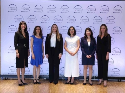 ‘Bilim Kadınları İçin’ Programı’nın 20 yılı aşan yolculuğu kitap oldu
