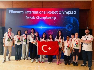 Bilim Yunusemre&rsquo;den 3 b&uuml;y&uuml;k başarı
