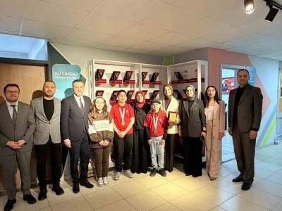 BİLSEM &ouml;ğretmeni STAR programında bursiyer oldu
