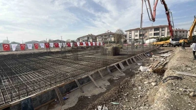 Bin 110 metrekare alana dev spor kompleksi
