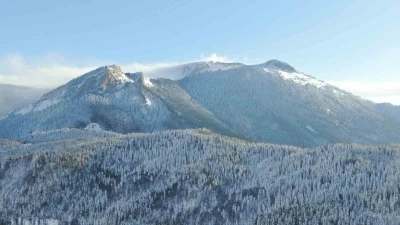 Bin 250 rakımlı Yaralıg&ouml;z Dağı&rsquo;nda muhteşem kar manzarası
