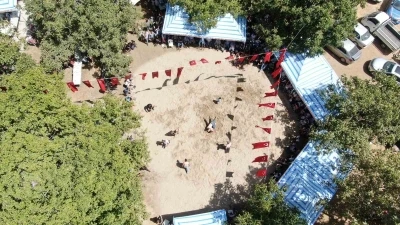 Bin metre rakımda ‘gelenekleri’ yaşatmak için güreştiler
