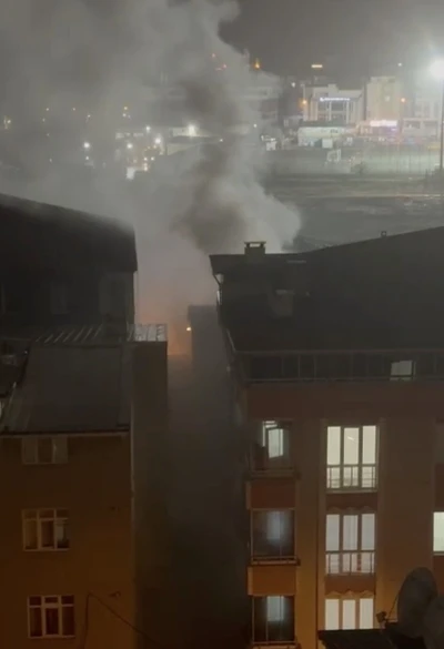 Binada &ccedil;ıkan yangın s&ouml;nd&uuml;r&uuml;ld&uuml;
