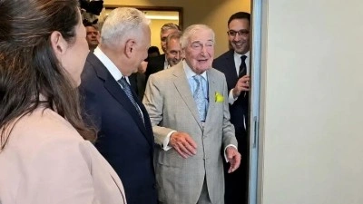 Binali Yıldırım'dan "fıkra" a&ccedil;ıklaması! 'Nezaket gereği g&uuml;ld&uuml;m'