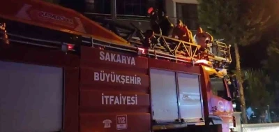 Binaya girip bebek arabalarını yakan ş&uuml;pheli yakalandı
