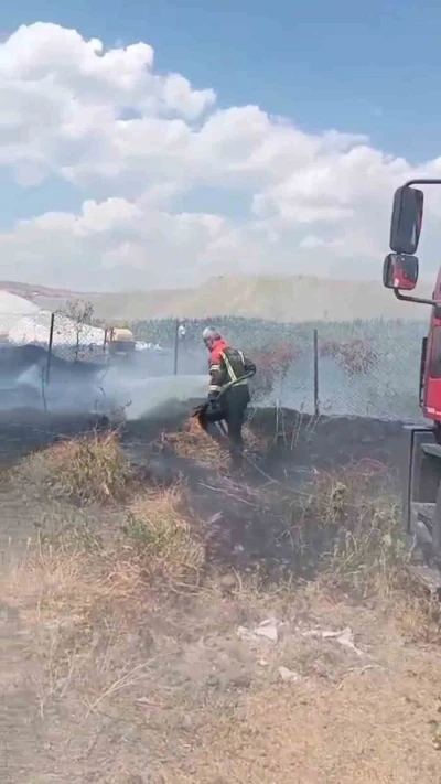 Bing&ouml;l&rsquo;de &ccedil;ıkan bah&ccedil;e yangını b&uuml;y&uuml;meden s&ouml;nd&uuml;r&uuml;ld&uuml;
