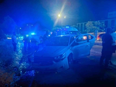 Bing&ouml;l&rsquo;de iki otomobil &ccedil;arpıştı: 2 yaralı
