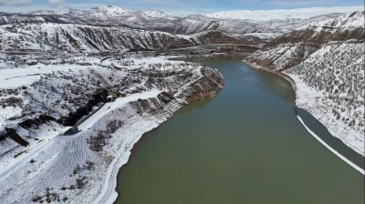 Bing&ouml;l&rsquo;de kar sonrası g&uuml;zel manzaralar ortaya &ccedil;ıktı

