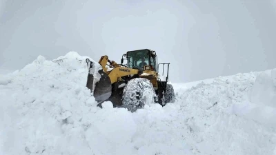 Bing&ouml;l&rsquo;de karla m&uuml;cadele &ccedil;alışmaları gece g&uuml;nd&uuml;z s&uuml;r&uuml;yor
