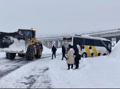 Bing&ouml;l&rsquo;de kayan midib&uuml;s kara saplandı