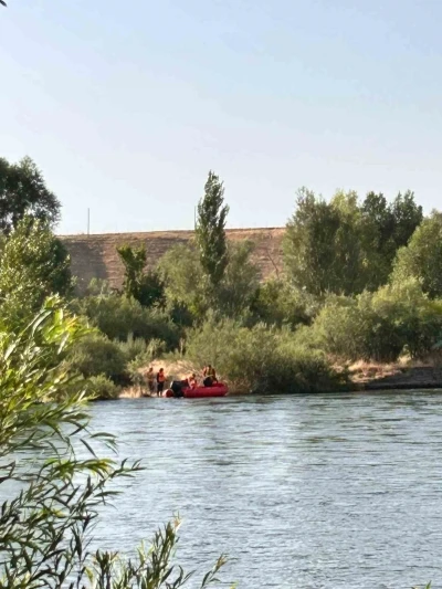 Bingöl’de mahsur kalan vatandaşları ekipler kurtardı
