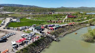 Bing&ouml;l&rsquo;de rafting ş&ouml;leni: T&uuml;rkiye Şampiyonası coşkuyla başladı
