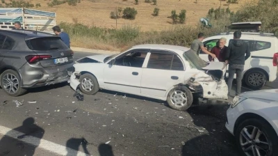 Bingöl’de zincirleme trafik kazası: 4 yaralı
